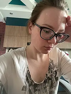 Snapshot of AngelaWhiti chatting on June 4, 1:39 pm AngelaWhiti online show from June 4, 1:39 pm
