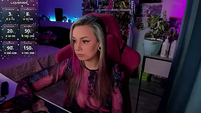 Snapshot of ChloeKohaku chatting on February 21, 3:45 am ChloeKohaku online show from February 21, 3:45 am