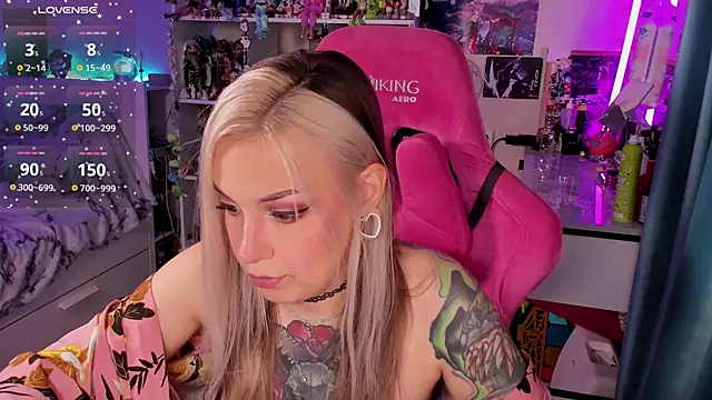 Snapshot of ChloeKohaku chatting on September 11, 4:01 am ChloeKohaku online show from September 11, 4:01 am