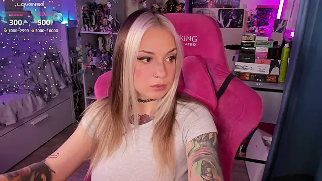 Snapshot of ChloeKohaku chatting on October 22, 10:59 am ChloeKohaku online show from October 22, 10:59 am