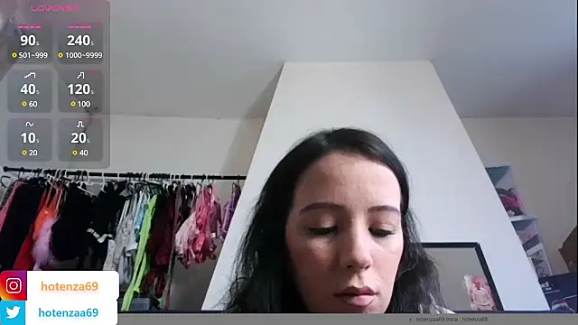 Snapshot of Hotenza69 chatting on February 6, 10:48 am Hotenza69 online show from February 6, 10:48 am