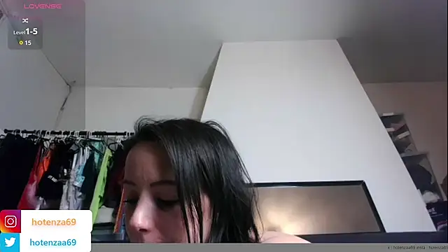 Snapshot of Hotenza69 chatting on March 3, 9:37 pm Hotenza69 online show from March 3, 9:37 pm