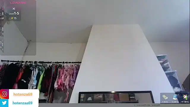 Snapshot of Hotenza69 chatting on March 11, 11:44 am Hotenza69 online show from March 11, 11:44 am