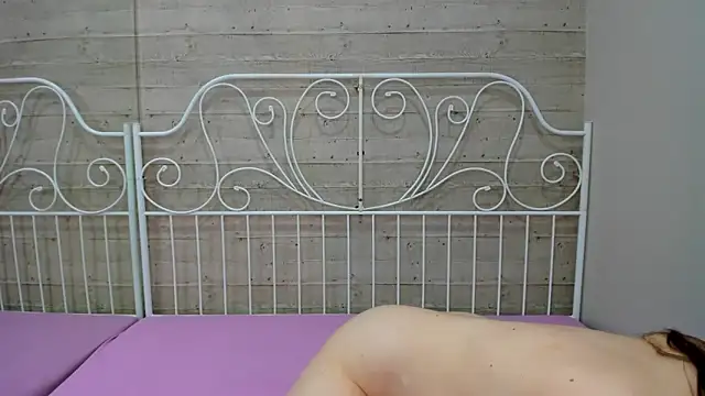 Snapshot of JuliaBusty chatting on March 16, 4:30 am JuliaBusty online show from March 16, 4:30 am