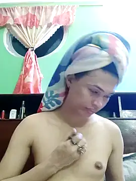 Snapshot of QueenSoreal chatting on October 22, 4:07 pm QueenSoreal online show from October 22, 4:07 pm