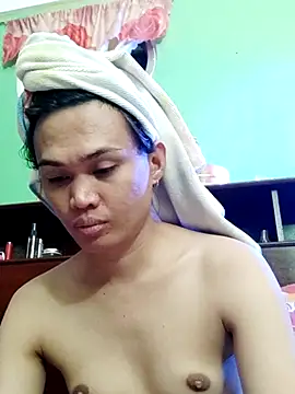 Snapshot of QueenSoreal chatting on October 24, 3:30 pm QueenSoreal online show from October 24, 3:30 pm