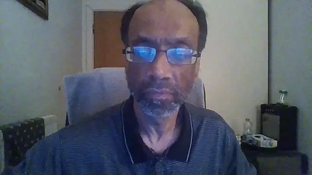 Snapshot of rauncher1 chatting on November 7, 12:43 am rauncher1 online show from November 7, 12:43 am