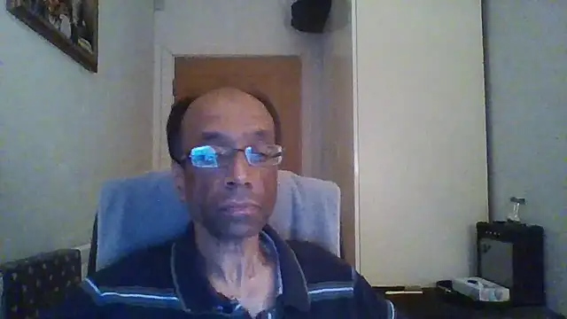 Snapshot of rauncher1 chatting on November 8, 9:24 pm rauncher1 online show from November 8, 9:24 pm