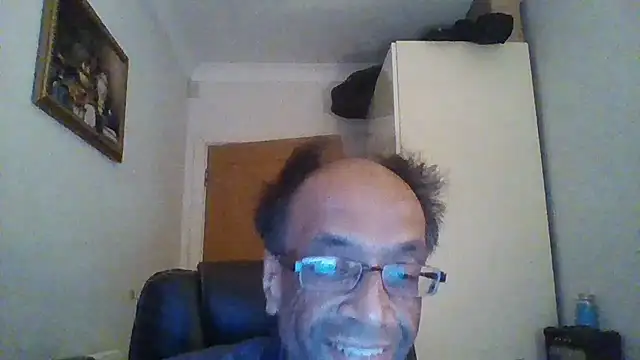 Snapshot of rauncher1 chatting on November 16, 10:59 pm rauncher1 online show from November 16, 10:59 pm