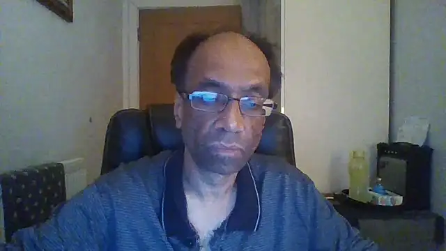 Snapshot of rauncher1 chatting on November 22, 1:37 am rauncher1 online show from November 22, 1:37 am