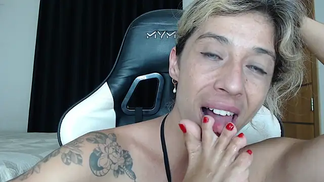 Snapshot of lettylatina@xh chatting on March 6, 6:59 pm lettylatinaxh online show from March 6, 6:59 pm