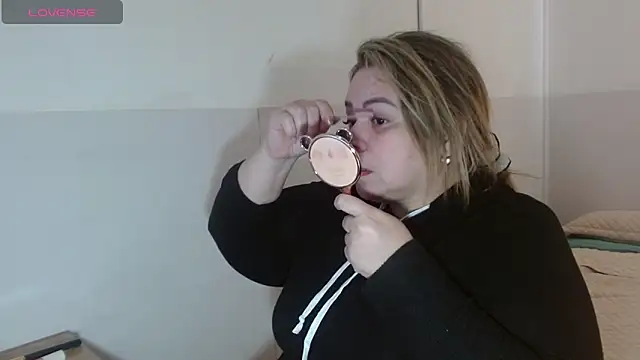 Snapshot of bella_savati chatting on September 19, 5:46 pm bella savati online show from September 19, 5:46 pm