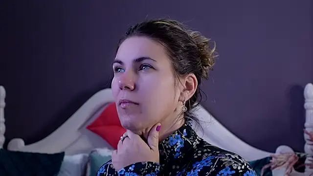 FeliciaKrige online show from March 7, 9:17 pm