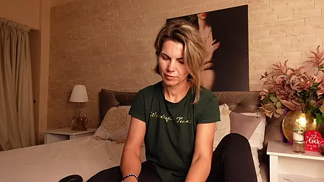 FeliciaKrige online show from March 28, 10:31 pm