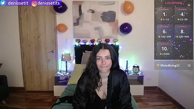 Snapshot of DenisseTits chatting on February 11, 11:33 pm DenisseTits online show from February 11, 11:33 pm
