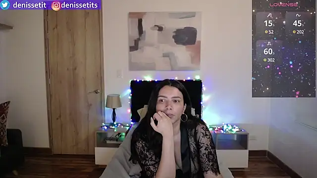 Snapshot of DenisseTits chatting on March 20, 8:51 pm DenisseTits online show from March 20, 8:51 pm
