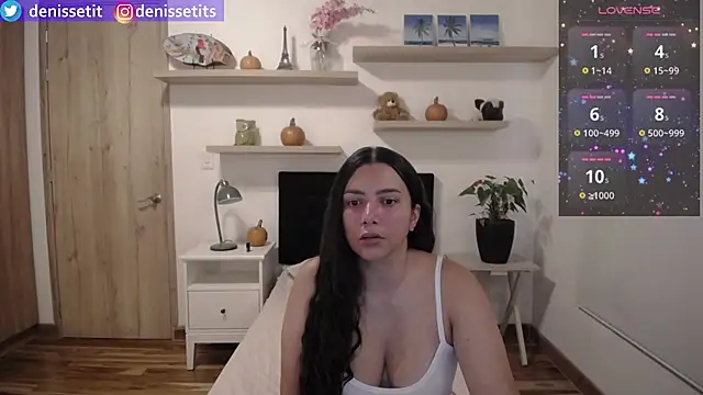 Snapshot of DenisseTits chatting on October 20, 8:20 pm DenisseTits online show from October 20, 8:20 pm