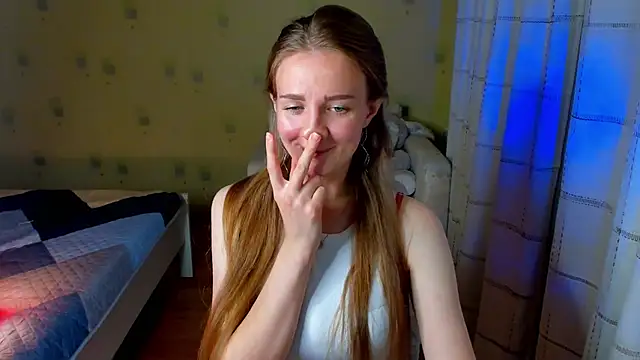 SweetMilkis online show from September 30, 8:25 pm