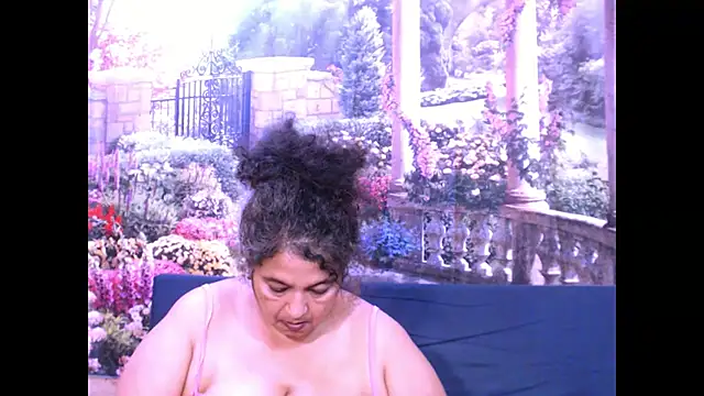 Snapshot of indianstar75 chatting on February 13, 1:05 pm indianstar75 online show from February 13, 1:05 pm