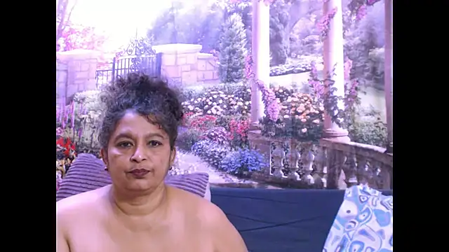 Snapshot of indianstar75 chatting on February 18, 6:48 am indianstar75 online show from February 18, 6:48 am