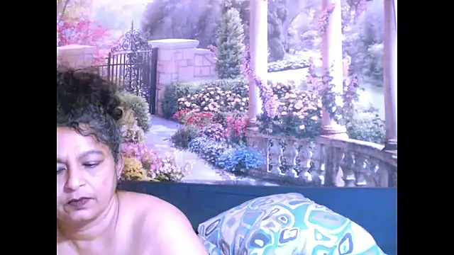 Snapshot of indianstar75 chatting on February 18, 10:38 am indianstar75 online show from February 18, 10:38 am