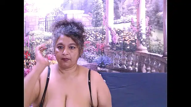 Snapshot of indianstar75 chatting on February 25, 4:10 pm indianstar75 online show from February 25, 4:10 pm