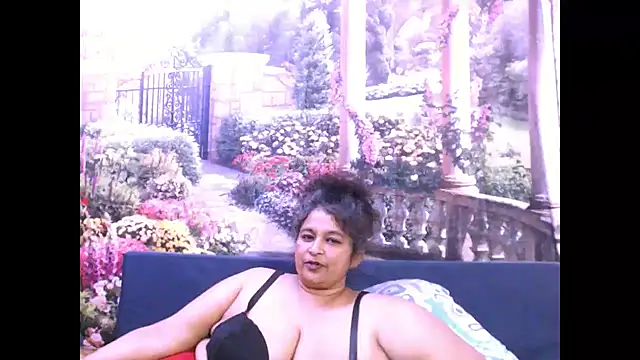 Snapshot of indianstar75 chatting on February 27, 8:53 pm indianstar75 online show from February 27, 8:53 pm