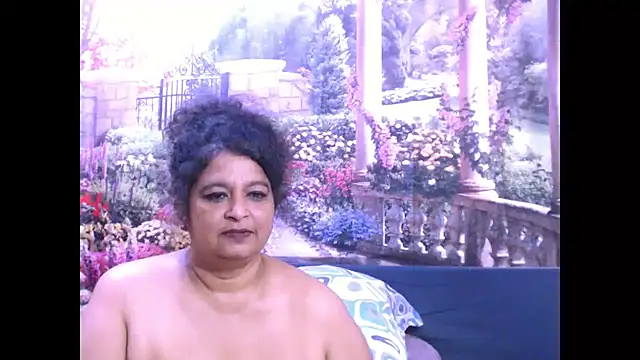 Snapshot of indianstar75 chatting on March 8, 1:28 am indianstar75 online show from March 8, 1:28 am
