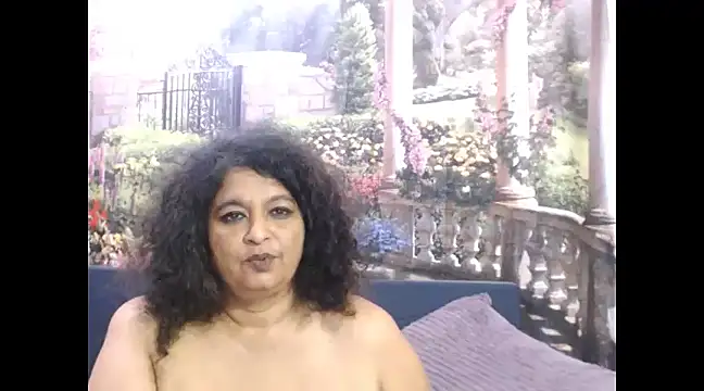 Snapshot of indianstar75 chatting on March 8, 9:06 am indianstar75 online show from March 8, 9:06 am