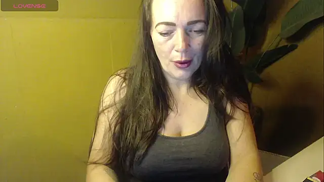 cloe85nl online show from February 26, 8:13 am