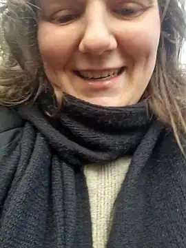 Cutegirlforyou online show from December 3, 10:28 am