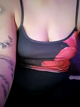 Cutegirlforyou online show from April 10, 5:01 am