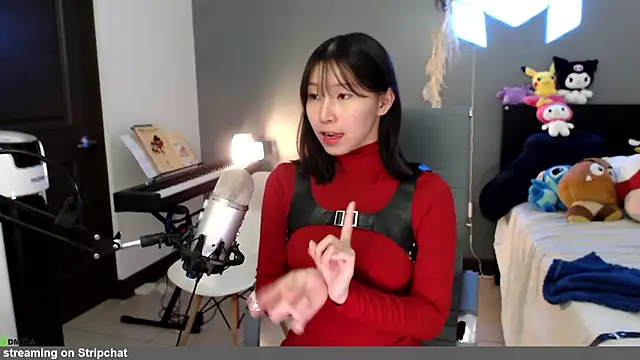 Snapshot of minarocket_ chatting on February 15, 7:43 pm minarocket online show from February 15, 7:43 pm