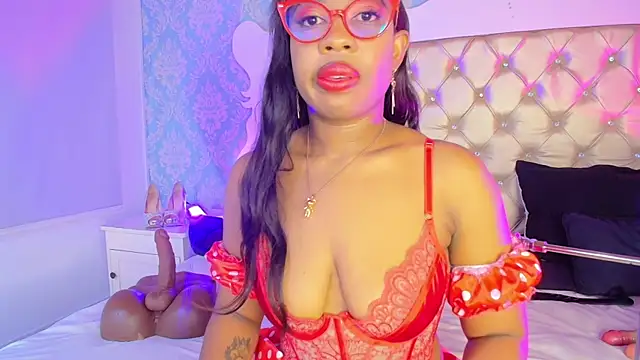 Snapshot of CaseyMoon chatting on May 9, 1:27 pm CaseyMoon online show from May 9, 1:27 pm