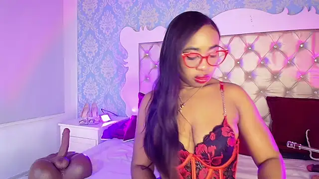 Snapshot of CaseyMoon chatting on May 17, 12:23 pm CaseyMoon online show from May 17, 12:23 pm