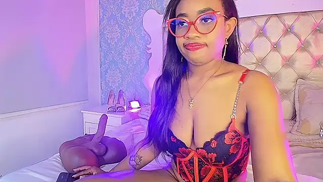 Snapshot of CaseyMoon chatting on June 6, 12:54 pm CaseyMoon online show from June 6, 12:54 pm