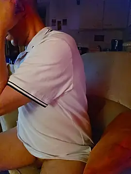 Snapshot of hardcap chatting on November 16, 8:47 pm hardcap online show from November 16, 8:47 pm