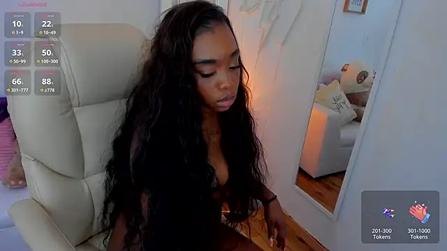 zobe love online show from March 15, 4:57 am