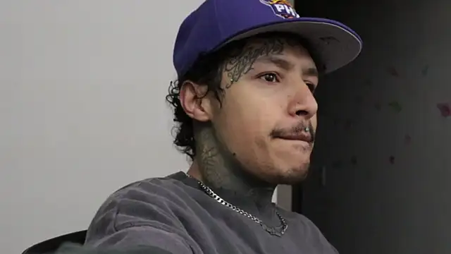 trieone online show from November 29, 7:55 am