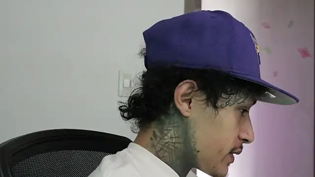 trieone online show from December 19, 1:07 pm