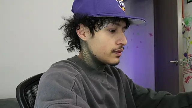 trieone online show from February 1, 4:38 pm