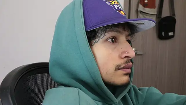 trieone online show from February 19, 2:02 pm