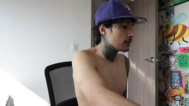 trieone online show from March 3, 2:01 pm