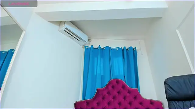 Snapshot of ninnadee chatting on June 26, 3:33 am ninnadee online show from June 26, 3:33 am