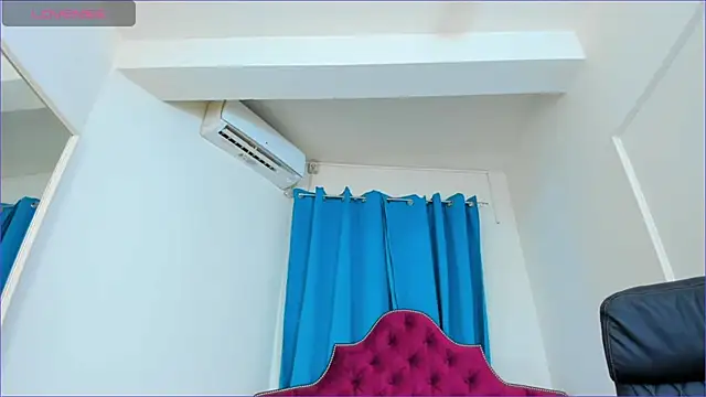 Snapshot of ninnadee chatting on July 9, 3:43 am ninnadee online show from July 9, 3:43 am