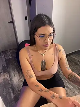 Victoria14  online show from November 2, 6:05 am