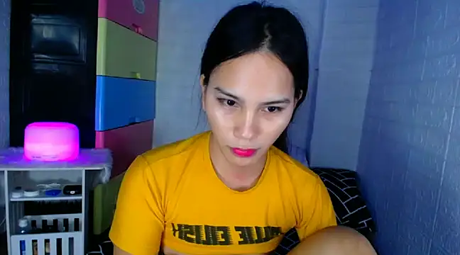 Snapshot of urnaughtydolly69 chatting on December 11, 9:41 am urnaughtydolly69 online show from December 11, 9:41 am