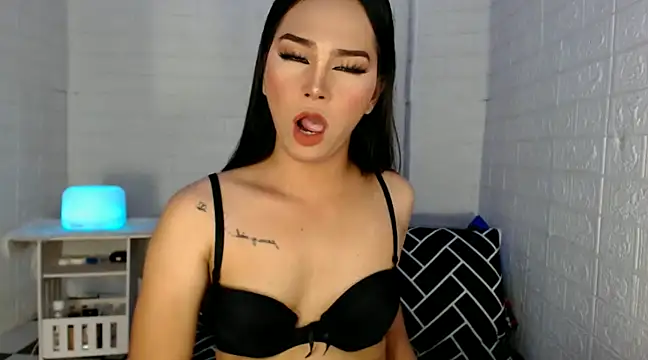 Snapshot of urnaughtydolly69 chatting on January 29, 7:25 am urnaughtydolly69 online show from January 29, 7:25 am