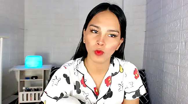 Snapshot of urnaughtydolly69 chatting on February 28, 12:09 pm urnaughtydolly69 online show from February 28, 12:09 pm