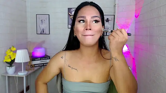 Snapshot of urnaughtydolly69 chatting on September 22, 4:42 pm urnaughtydolly69 online show from September 22, 4:42 pm